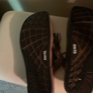 Womens Sandals Newish